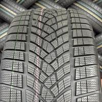 255/40  R21  Goodyear Ultra Grip Performance+ SUV FR 102T XL Вид 4