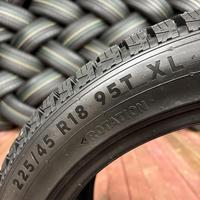 225/45  R18  Ikon (Nokian Tyres) Autograph Ice 10 шип SUV 95T XL Вид 8